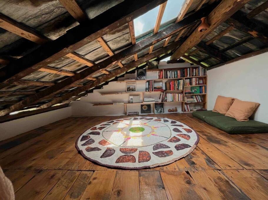 The Attic Library Villa Bīr Екстериор снимка