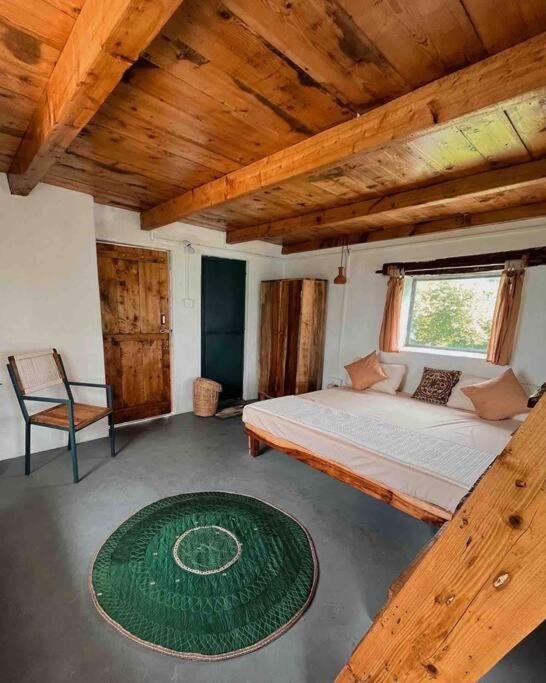 The Attic Library Villa Bīr Екстериор снимка